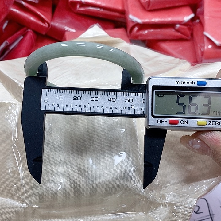 翡翠手镯未镶嵌80