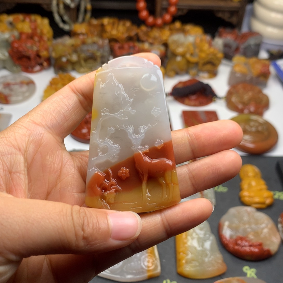 石英质玉（黄龙玉）挂件未镶嵌