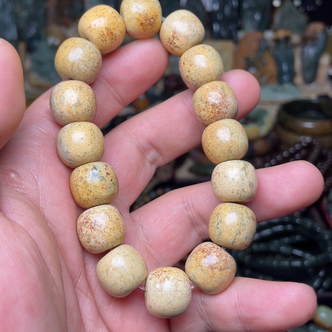 岫岩河磨玉（透闪石质玉）未镶嵌颈饰15×13