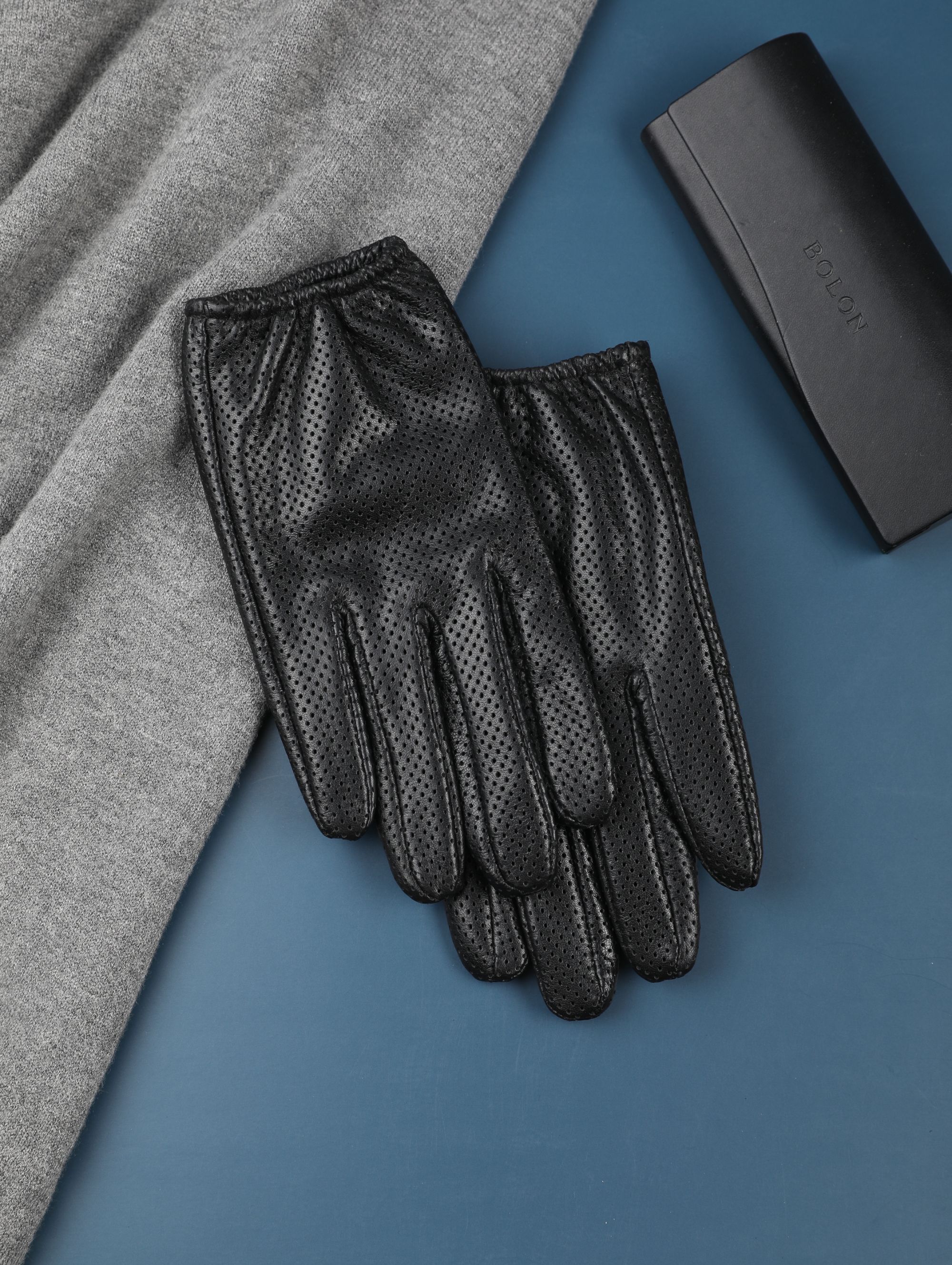 真皮打孔透气男女款触屏骑车开车运动小羊皮手套司机春秋冬保暖