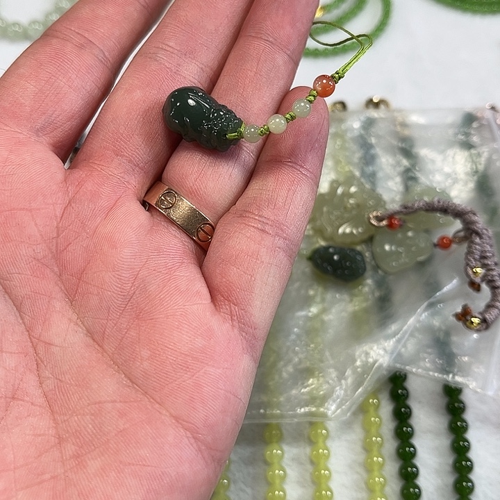 和田玉（糖玉）未镶嵌颈饰