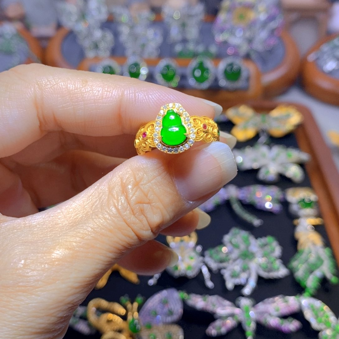 翡翠颈饰银S925镶嵌天然翡翠