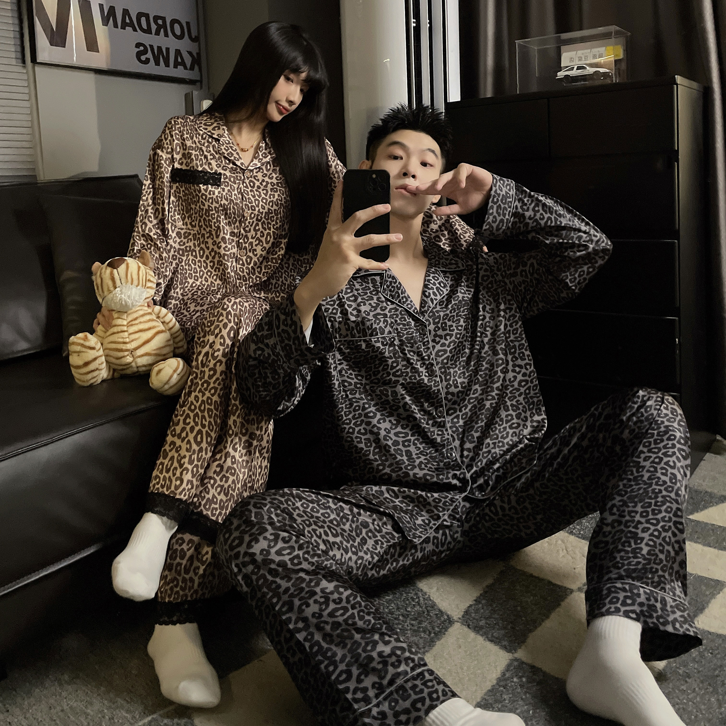 新款ins冰雪丝情侣韩版睡衣女春秋季男士高级可外穿套装家居服