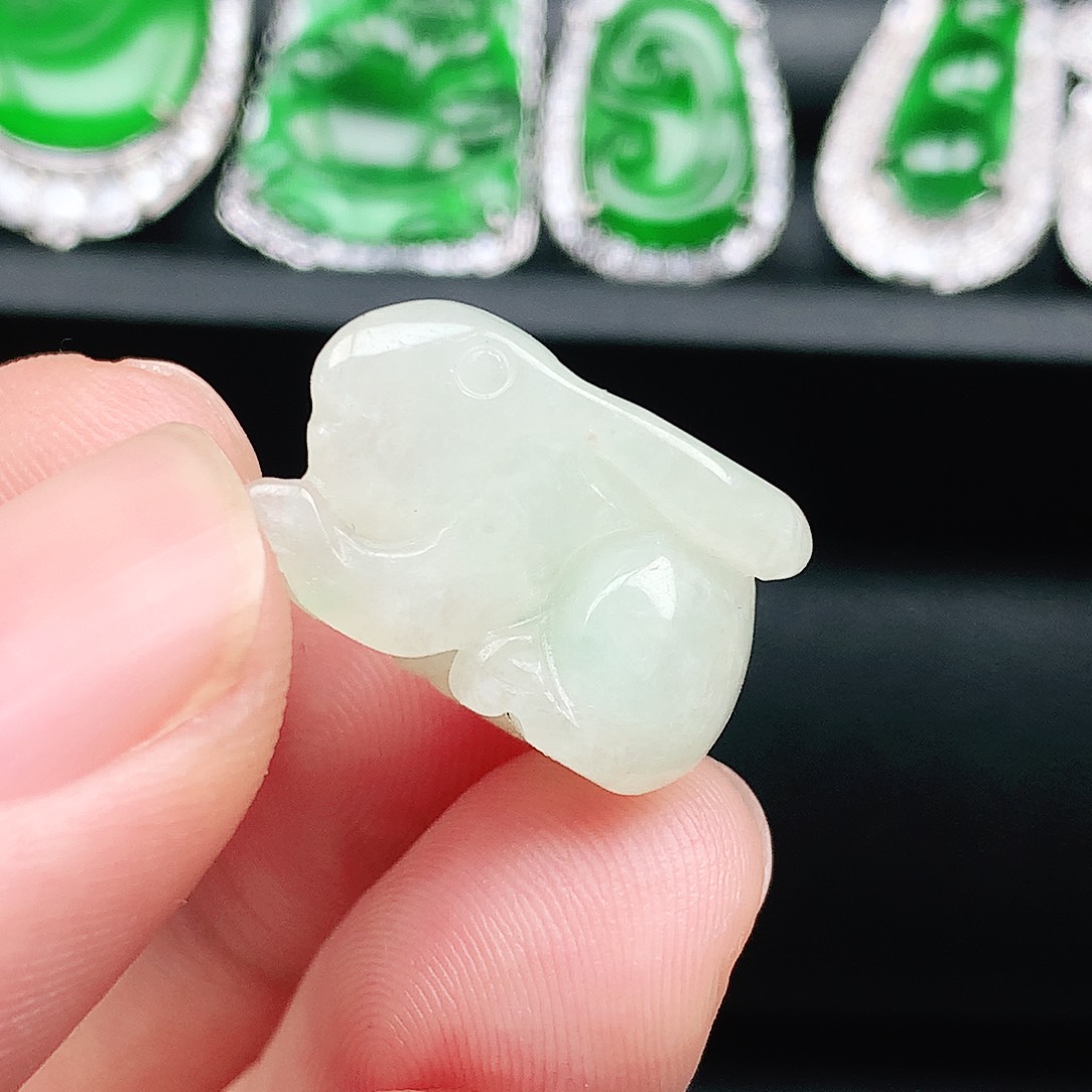 翡翠颈饰未镶嵌天然