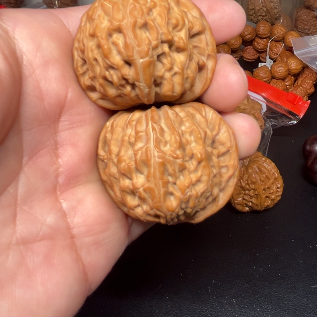 听***人磨盘一对，小正磨