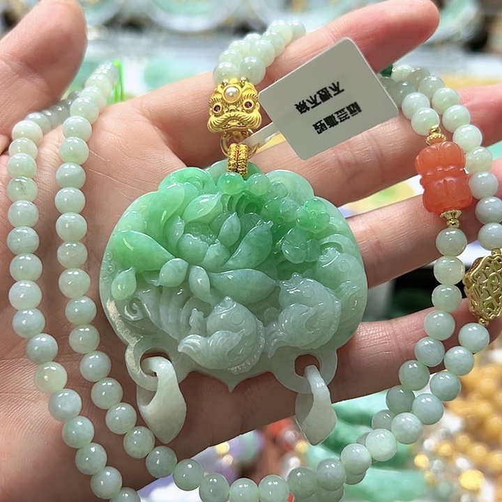 翡翠未镶嵌颈饰吊坠