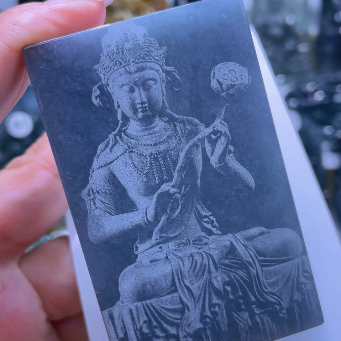 翡翠颈饰未镶嵌木****漆