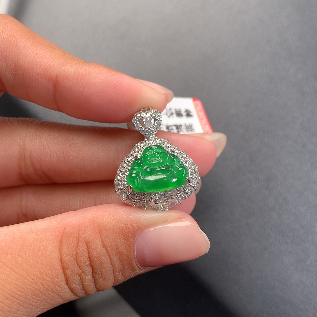 翡翠未镶嵌吊坠(赠链)