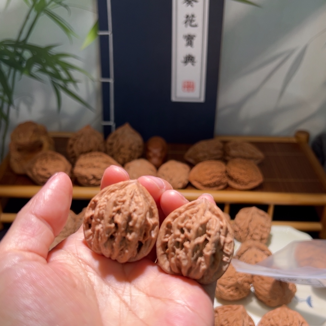 小***兵吊坠文玩核桃九纹龙