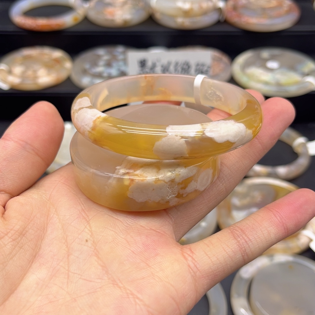 必***糕玛瑙/玉髓未镶嵌颈饰