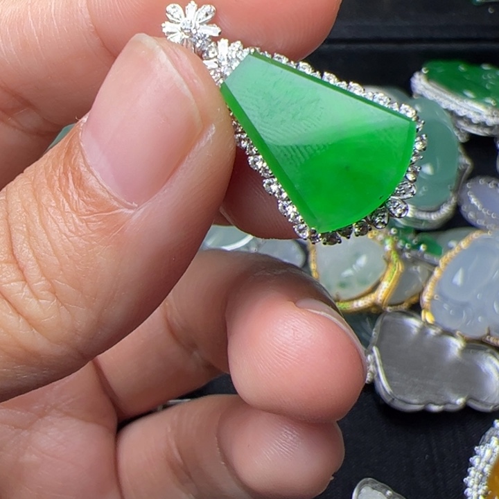 翡翠18K金镶嵌吊坠(不含链)