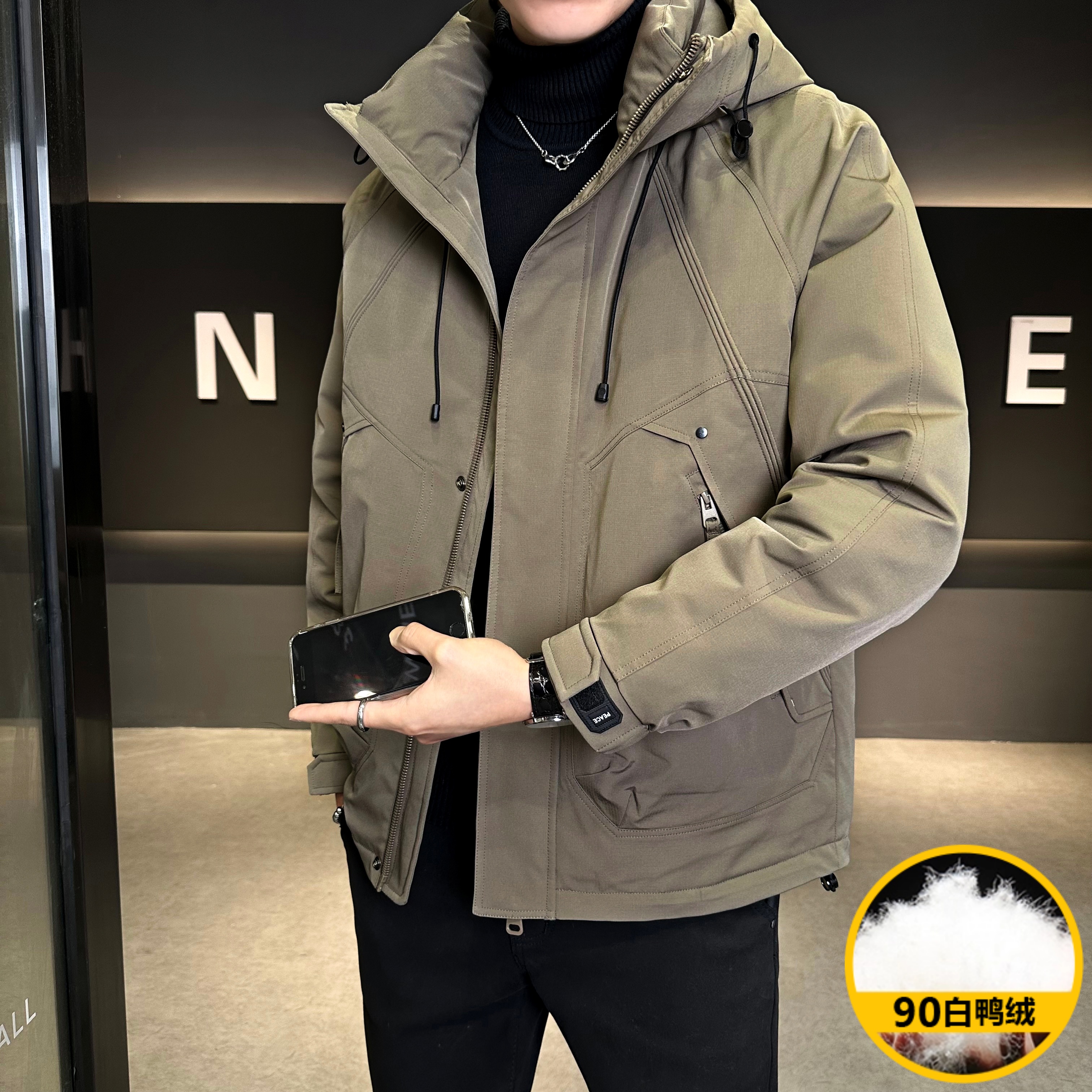 新国标90白鸭绒2025冬季新款休闲工装风户外加厚保暖连帽羽绒服男
