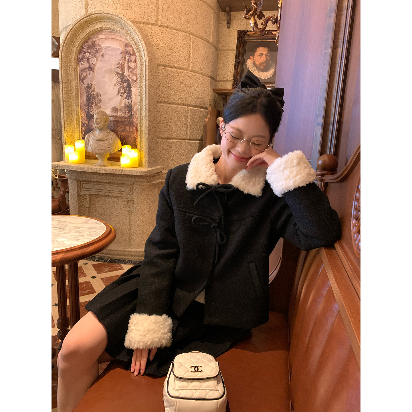 宋正恩12/1 10:00AM上新【黑调撞色毛绒边蝴蝶结毛呢外套】AAS5018