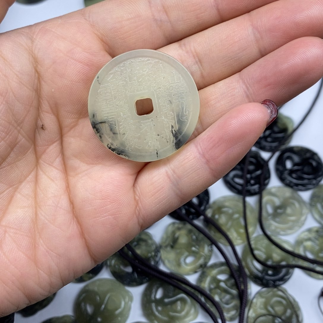 蛇纹石玉未镶嵌颈饰꧁****?