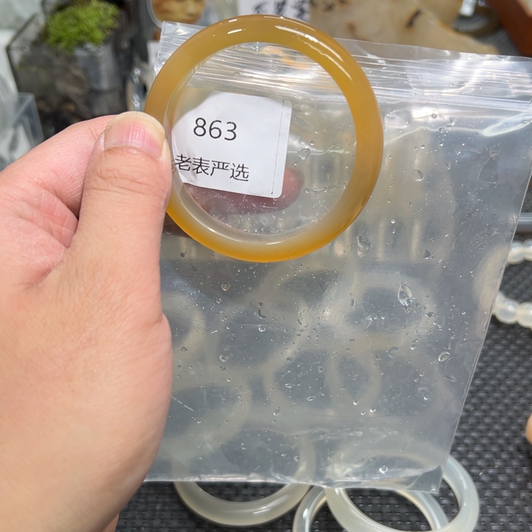 玛瑙/玉髓手镯未镶嵌58