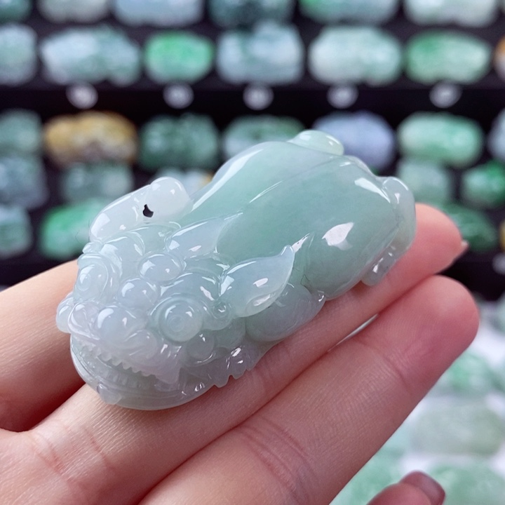 翡翠颈饰未镶嵌天然