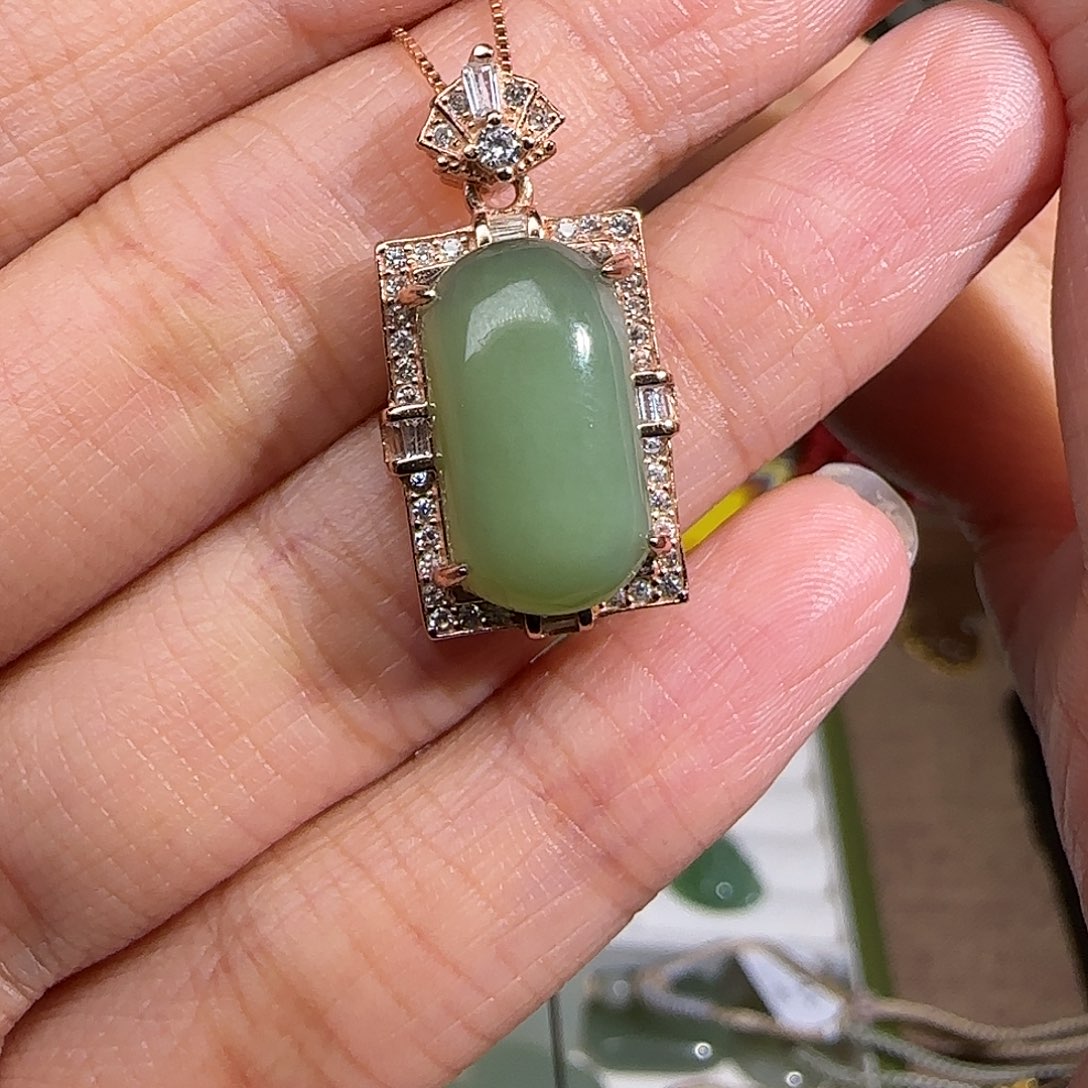 和田玉颈饰18K金镶嵌我***子