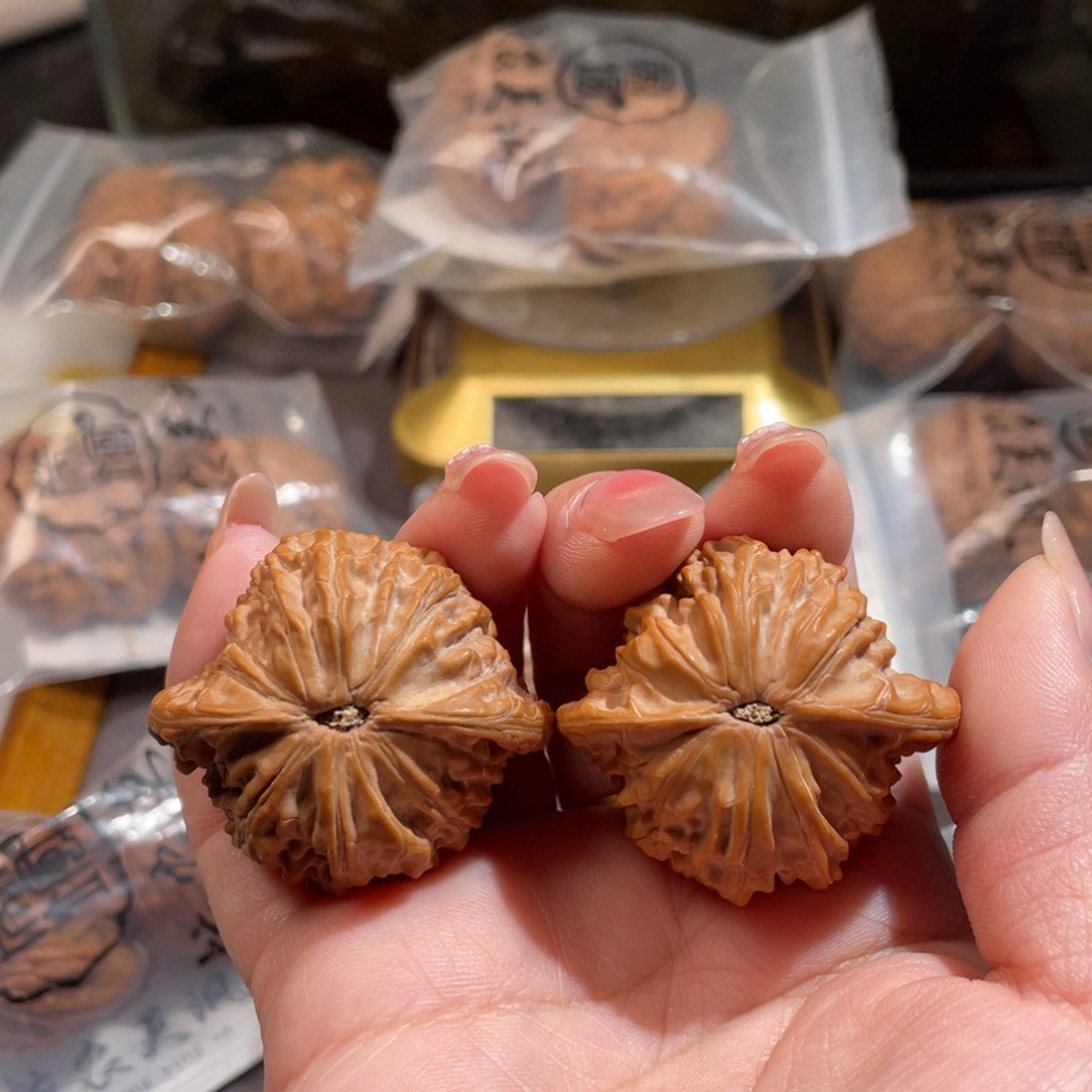 文玩核桃吊坠人****.40磨盘