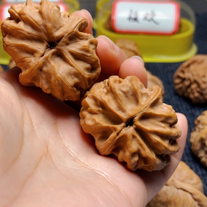 文玩核桃吊坠L***乐43方块
