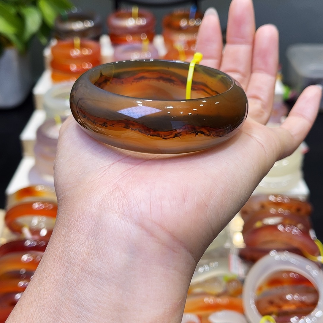 无***幕玛瑙/玉髓未镶嵌手镯