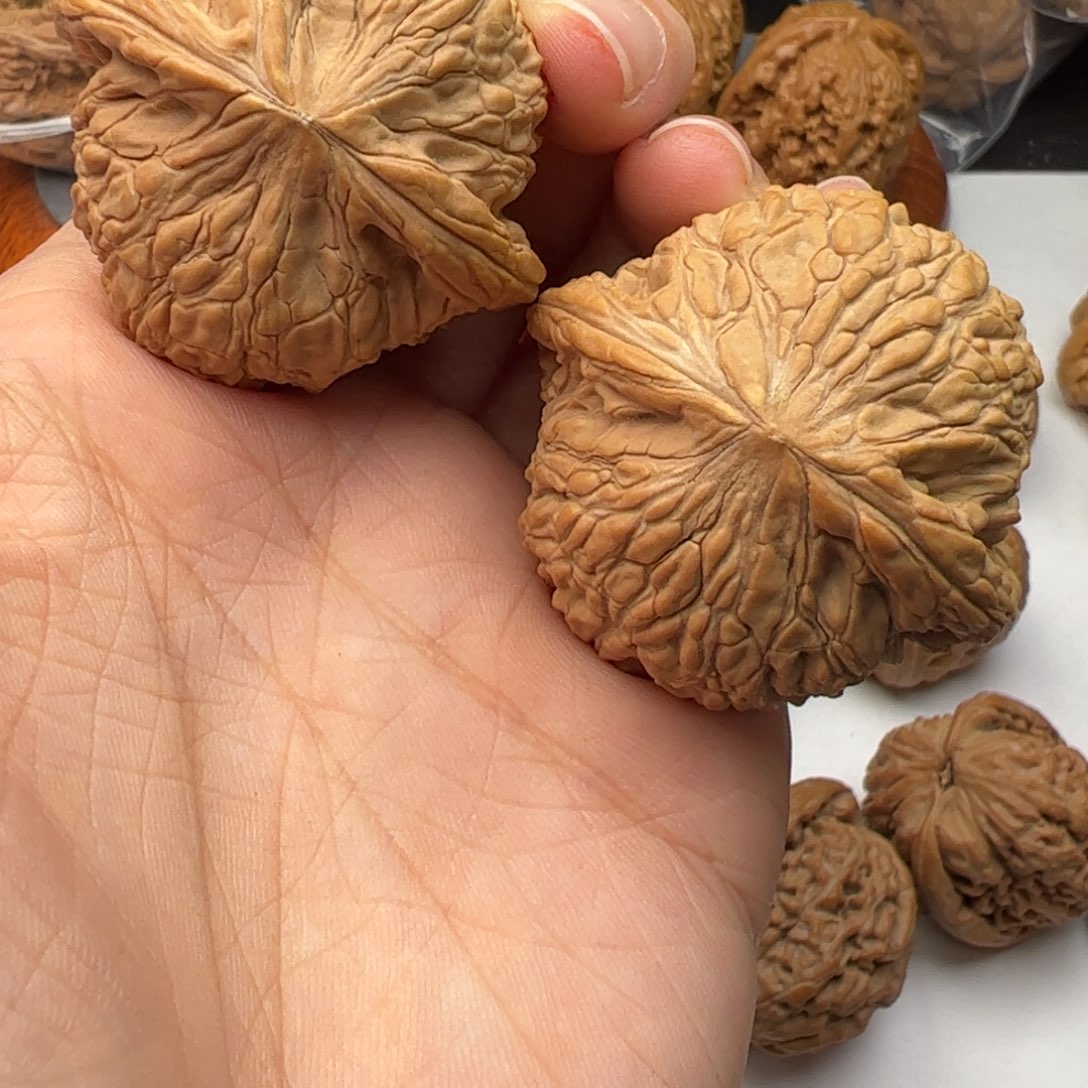 文玩核桃吊坠泥鳅背42全品