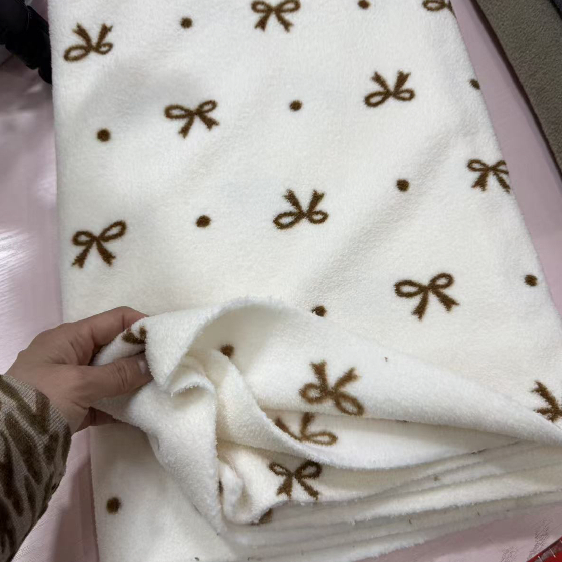 布料白色蝴蝶结雪花绒1-1.2-1.5米多拍连裁