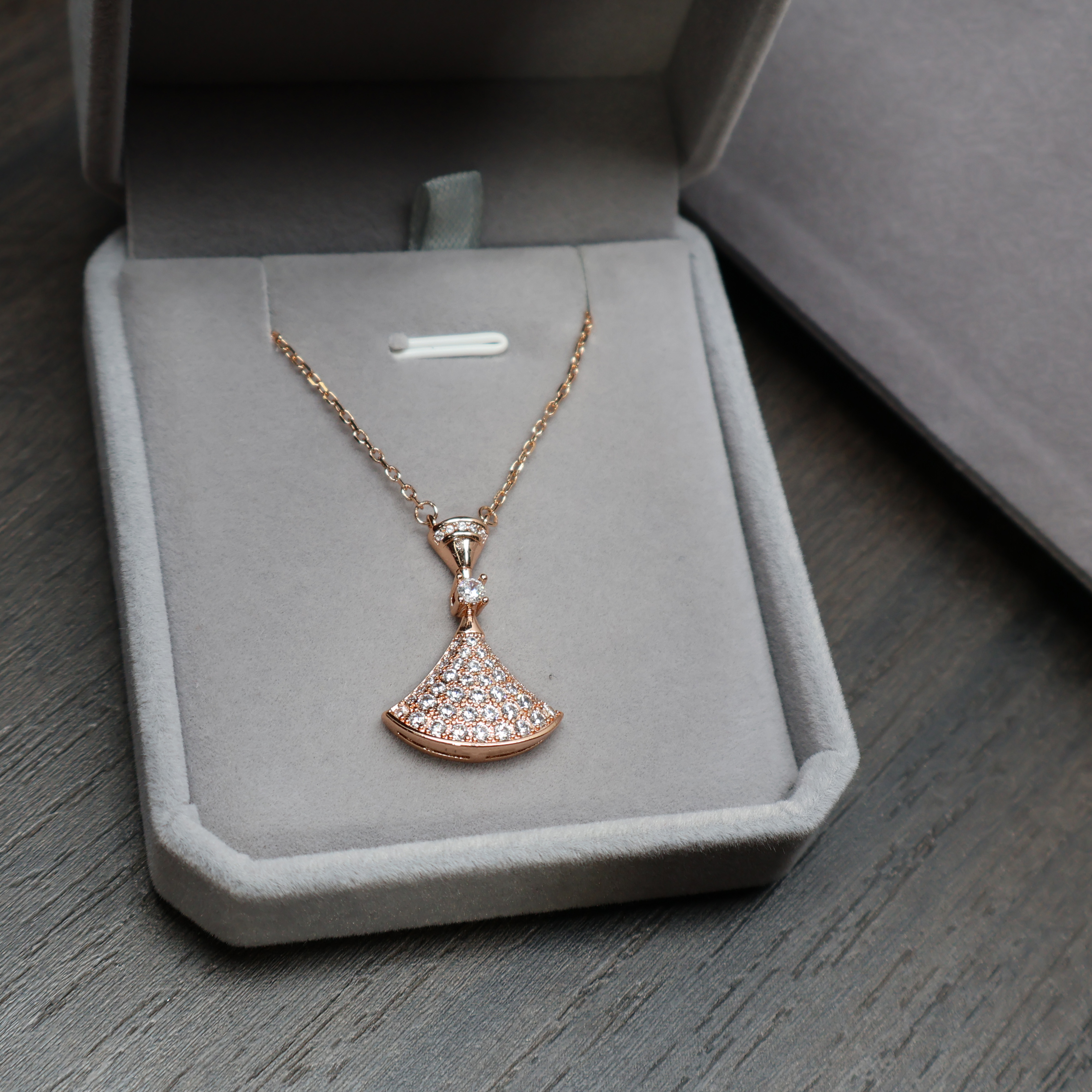 【梵璇珠宝】18k金 满钻裙子套链k玫