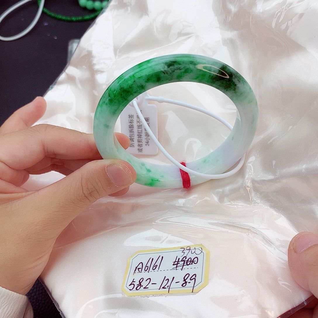 翡翠未镶嵌手镯翡翠