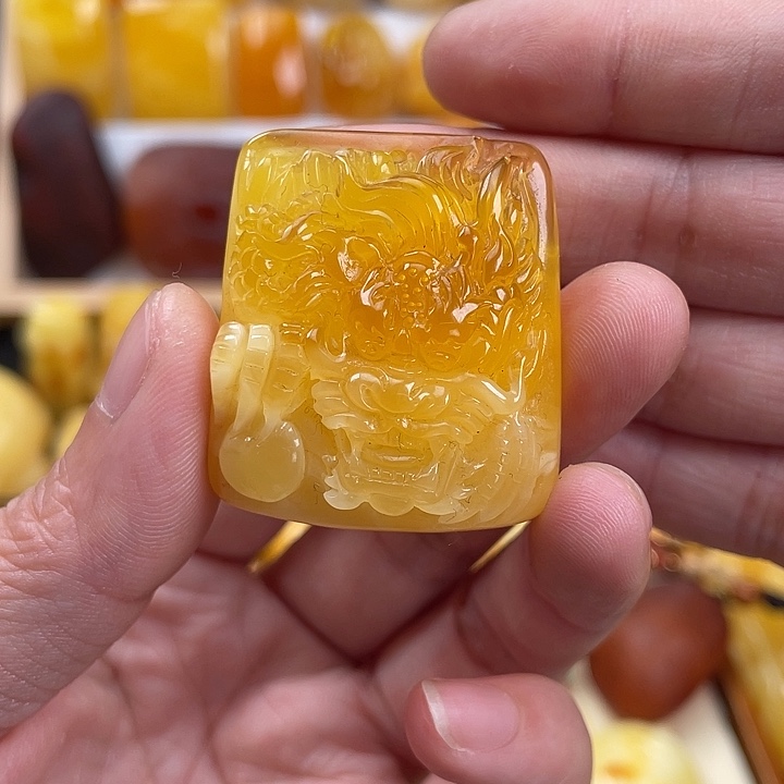 未镶嵌颈饰蜜蜡13.8克