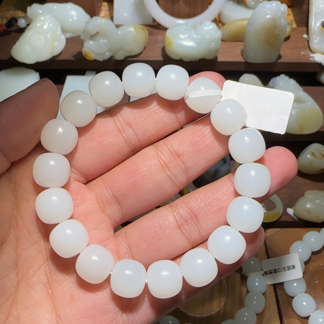 H***E和田玉未镶嵌手链