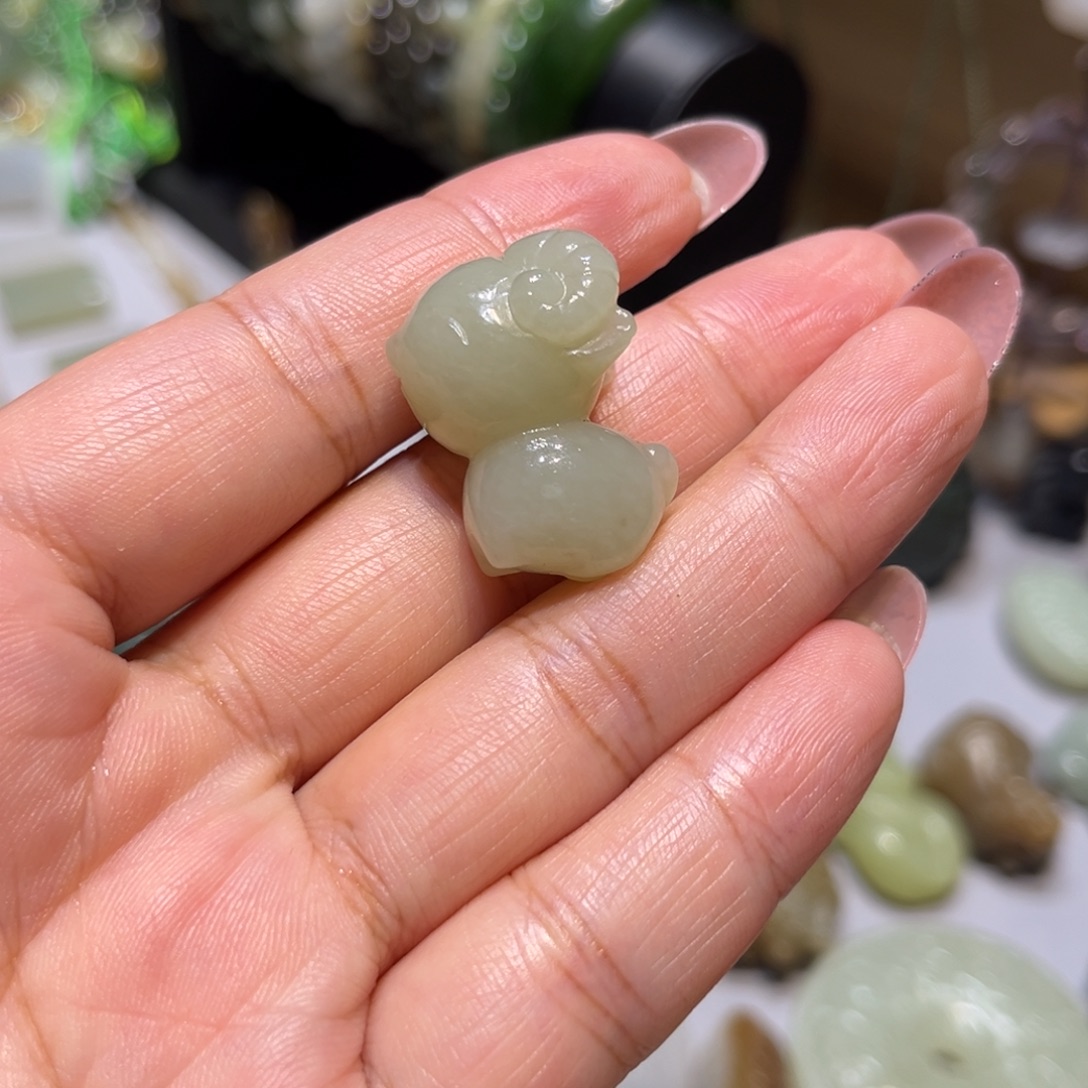 颈饰未镶嵌和田玉