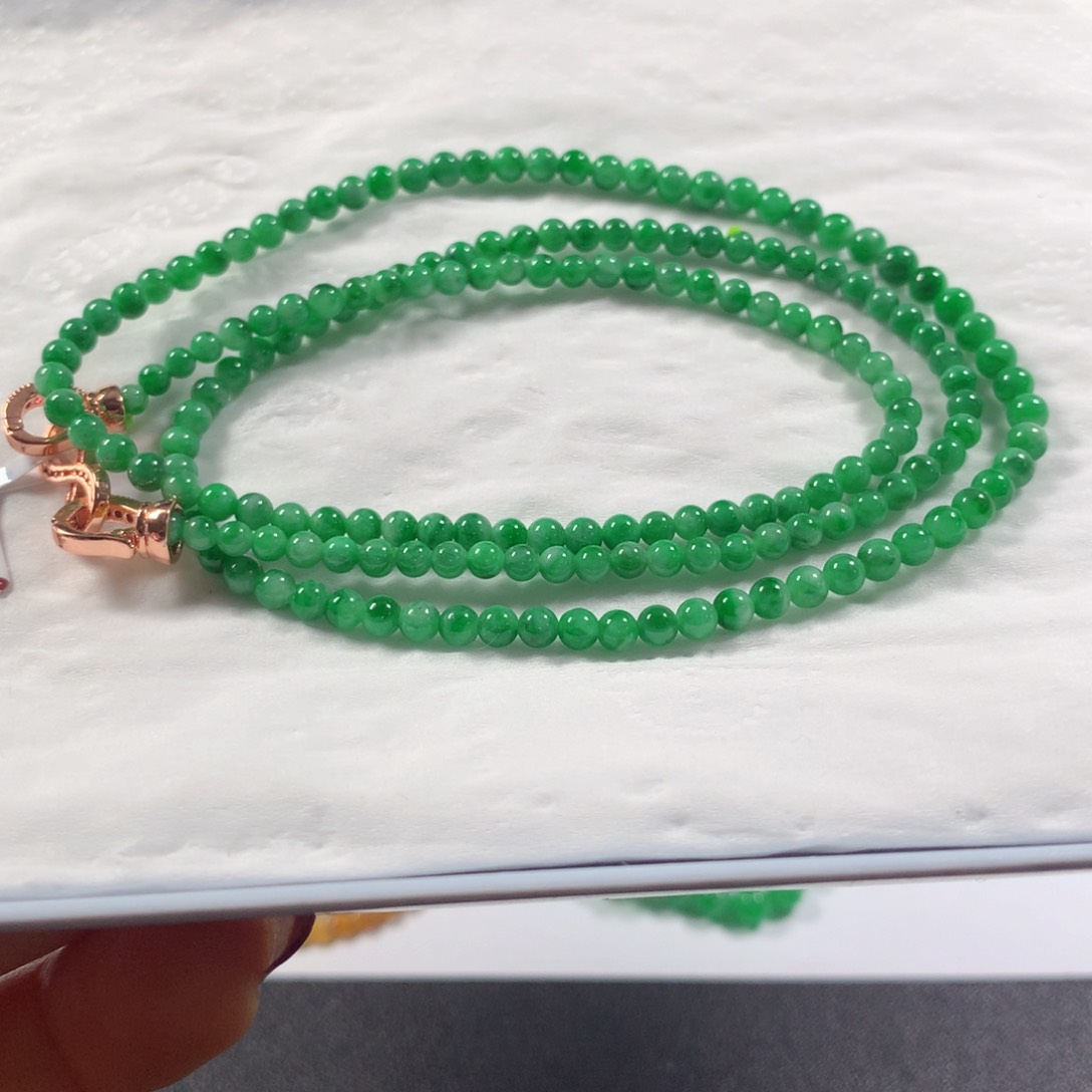 翡翠颈饰未镶嵌项链