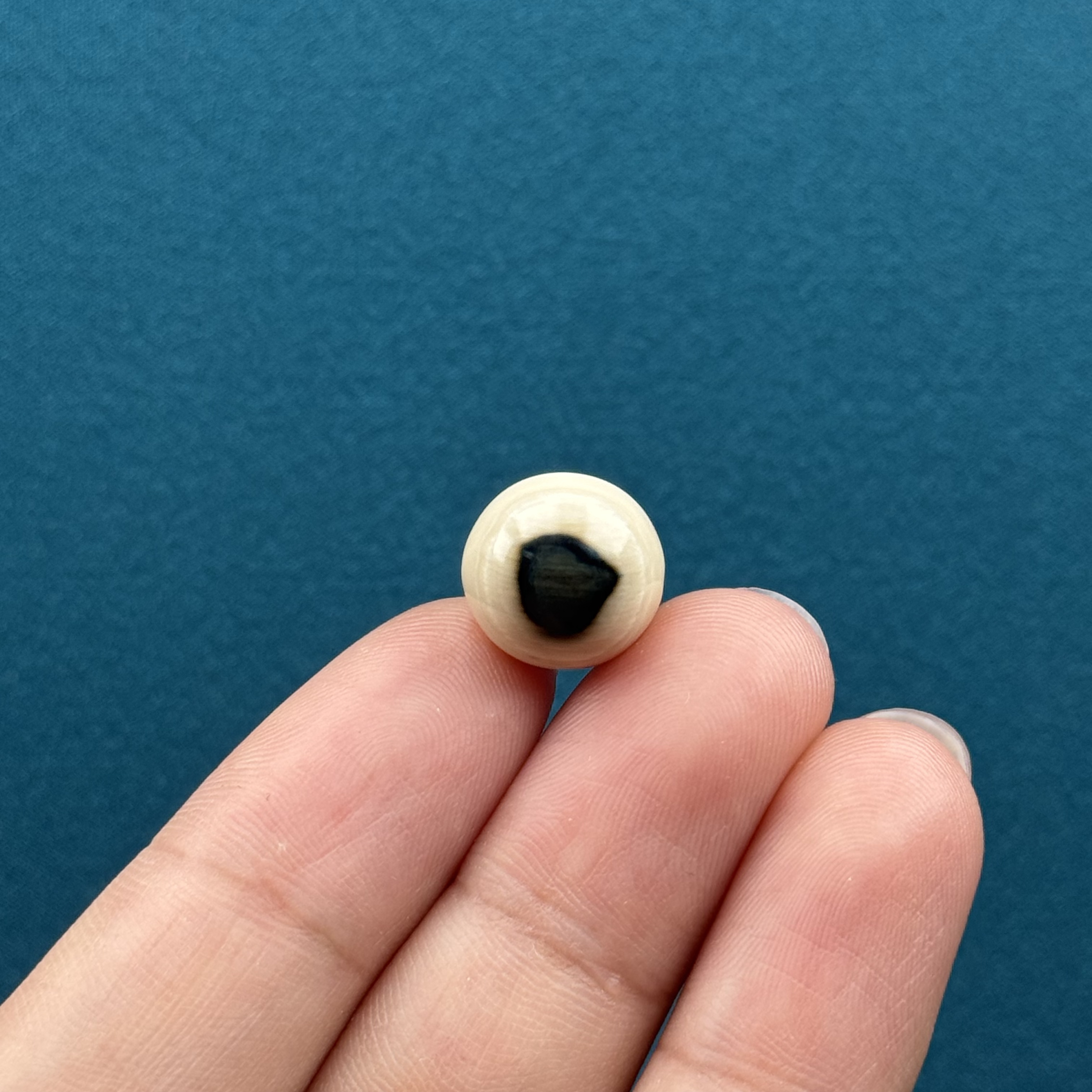 【直播7折】D11-19天然猛犸牙 蓝眼睛圆珠 12.5mm一物一图支持鉴定