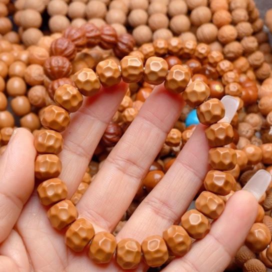 猴头核桃手串?*龙奶酪