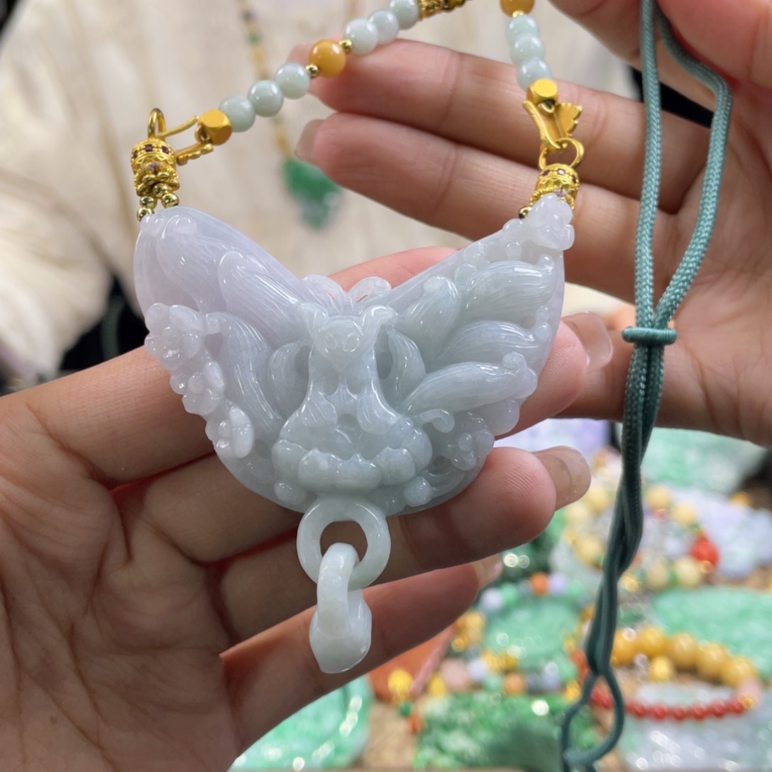 翡翠颈饰未镶嵌代