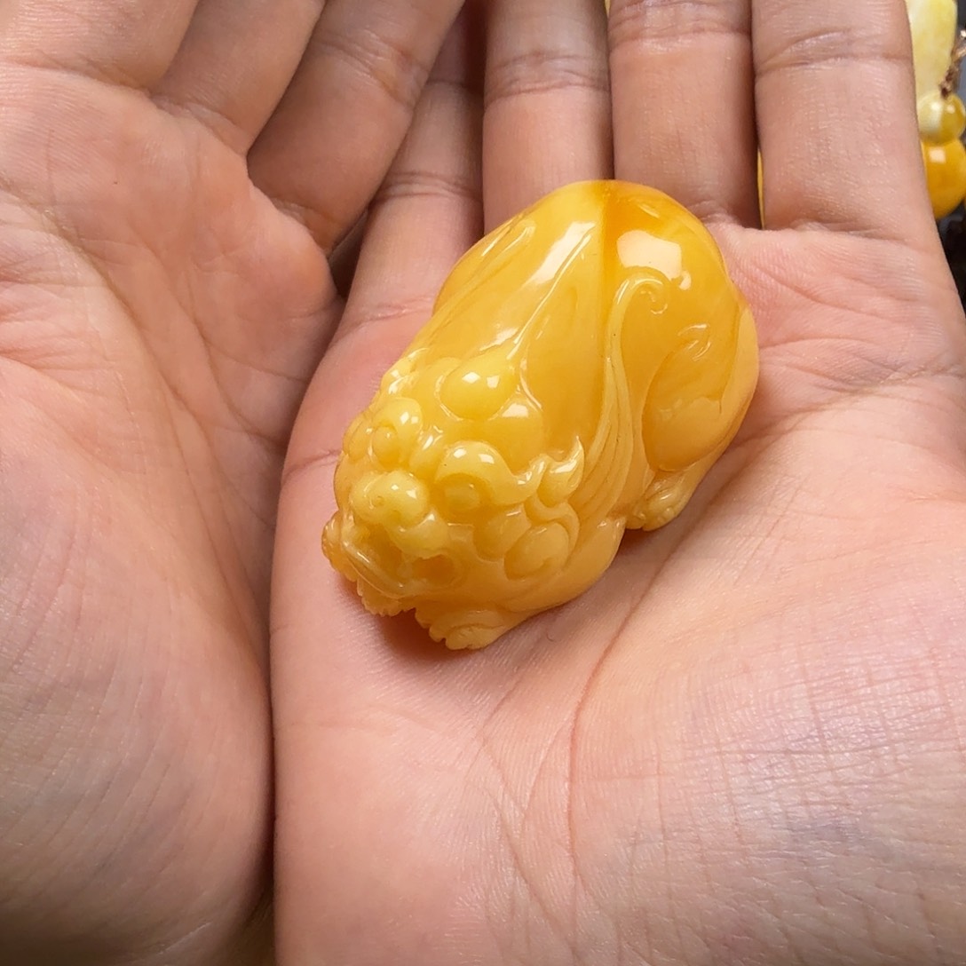 琥珀珠宝奇石未镶嵌小*子