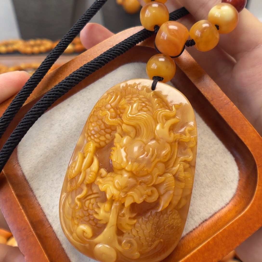 蜜蜡未镶嵌颈饰蜜蜡