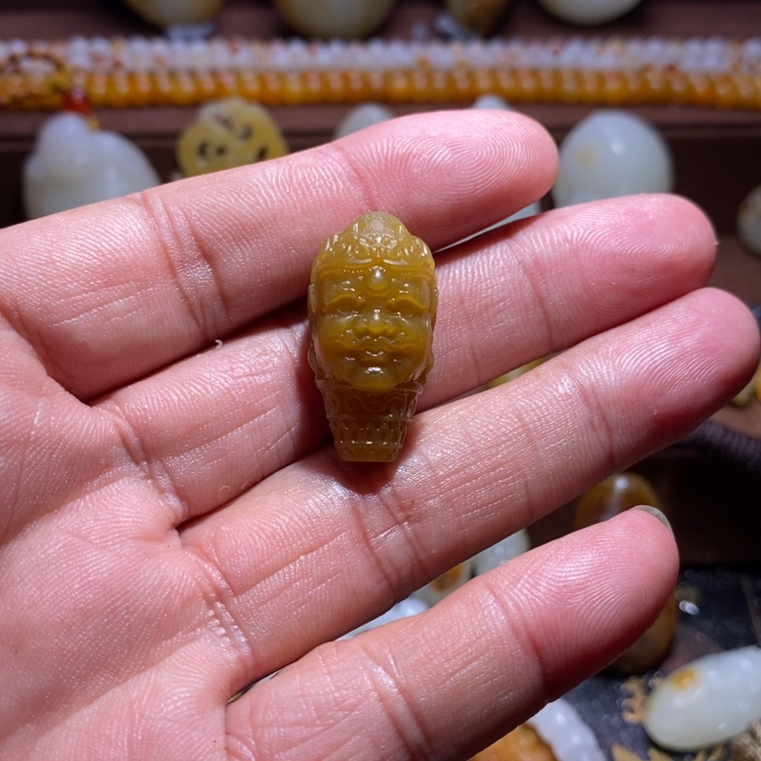 無***后和田玉未镶嵌颈饰