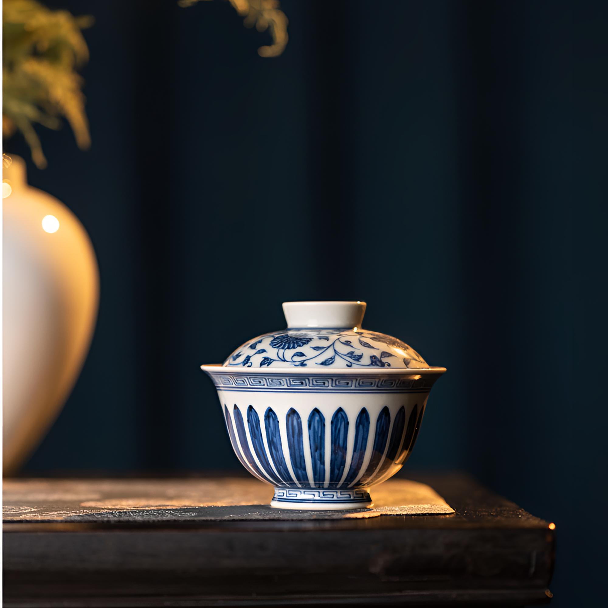 景德镇莹焰堂菊瓣六花盖碗