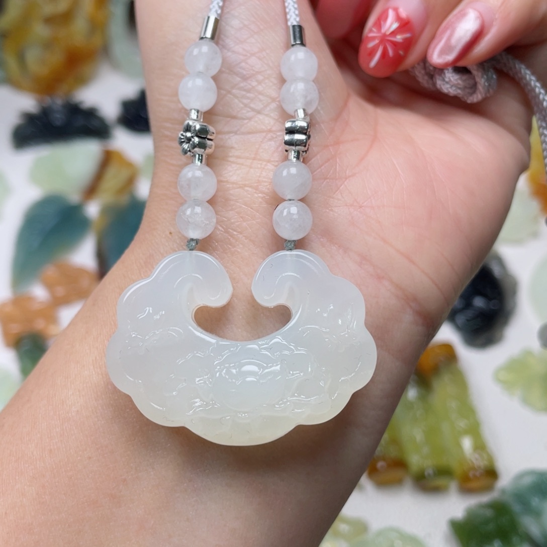 蛇纹石玉颈饰未镶嵌