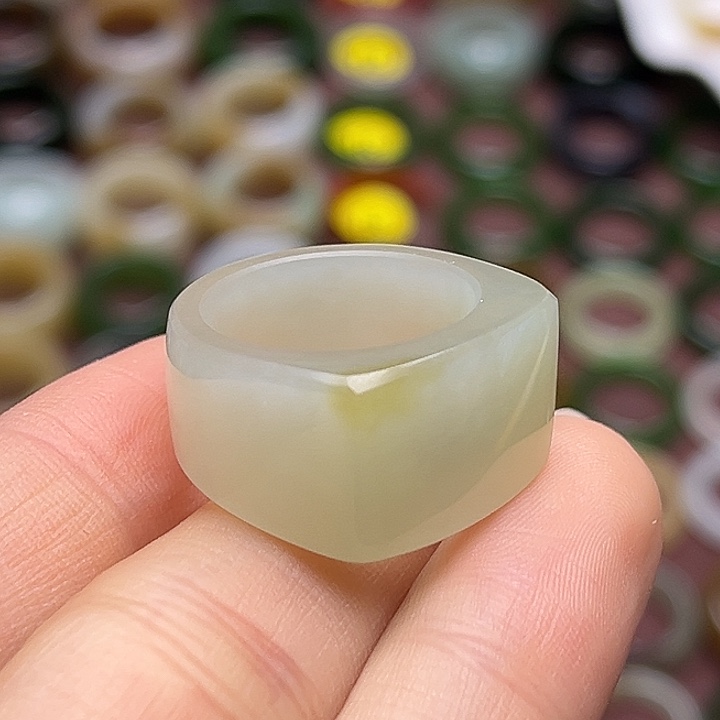 和田玉未镶嵌戒指17.2奶蓝一口糖