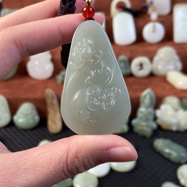 和田玉未镶嵌颈饰