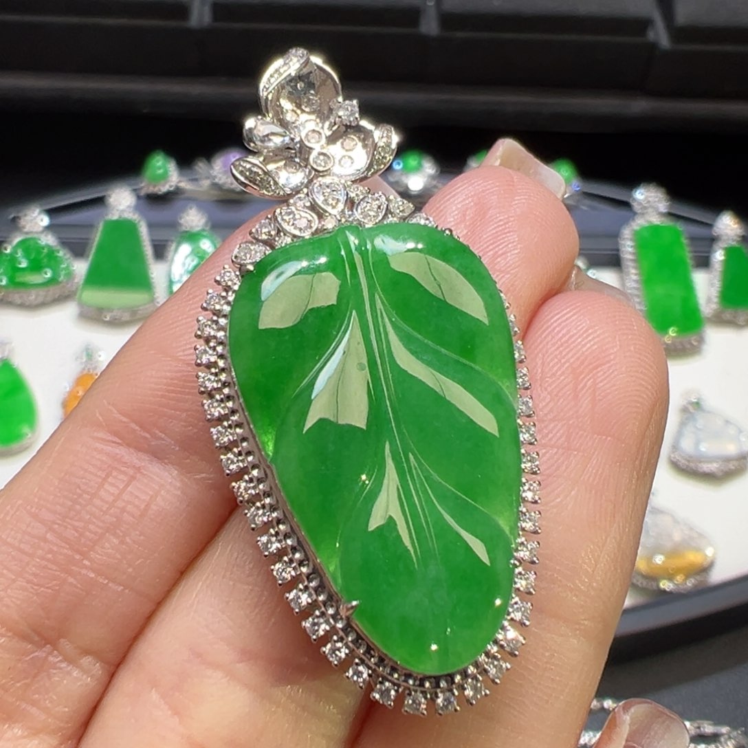 翡翠颈饰18K金镶嵌收到货48小时鉴赏期