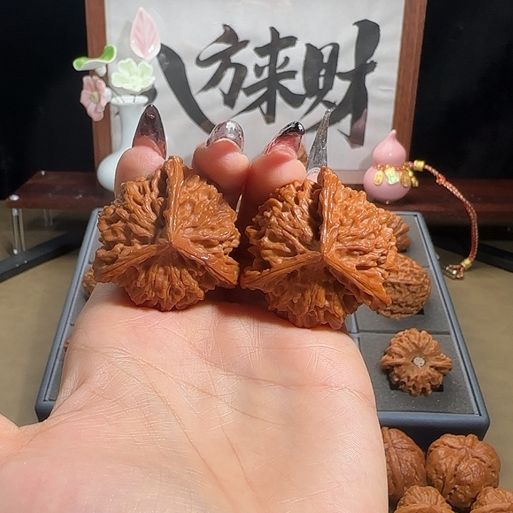 文玩核桃吊坠盘山三棱