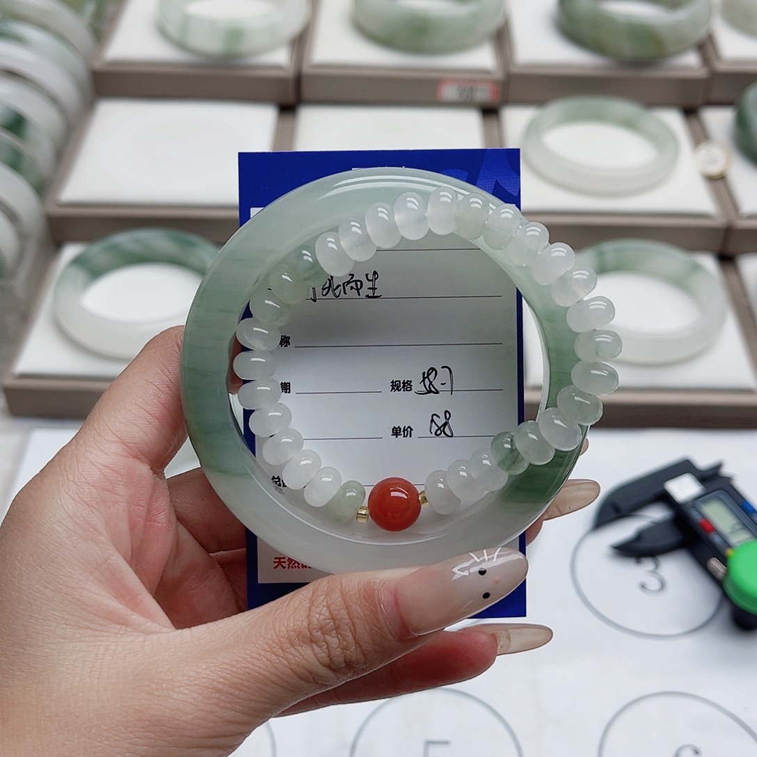 石英质玉（金丝玉）未镶嵌手镯