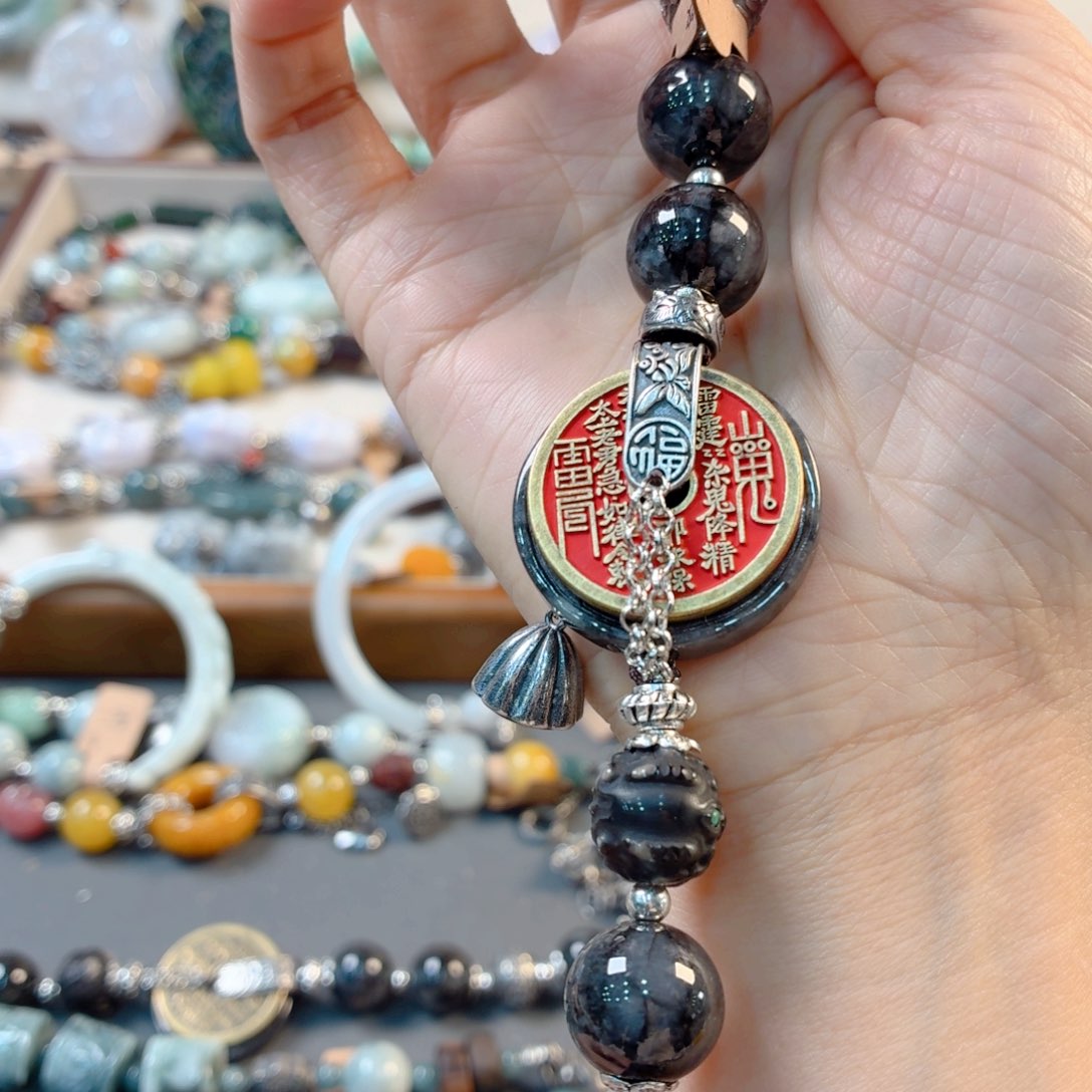 ****吖翡翠未镶嵌颈饰手串