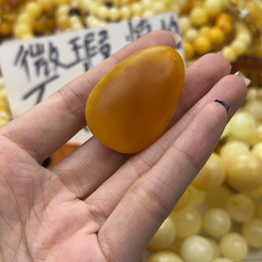 琥珀珠宝奇石未镶嵌