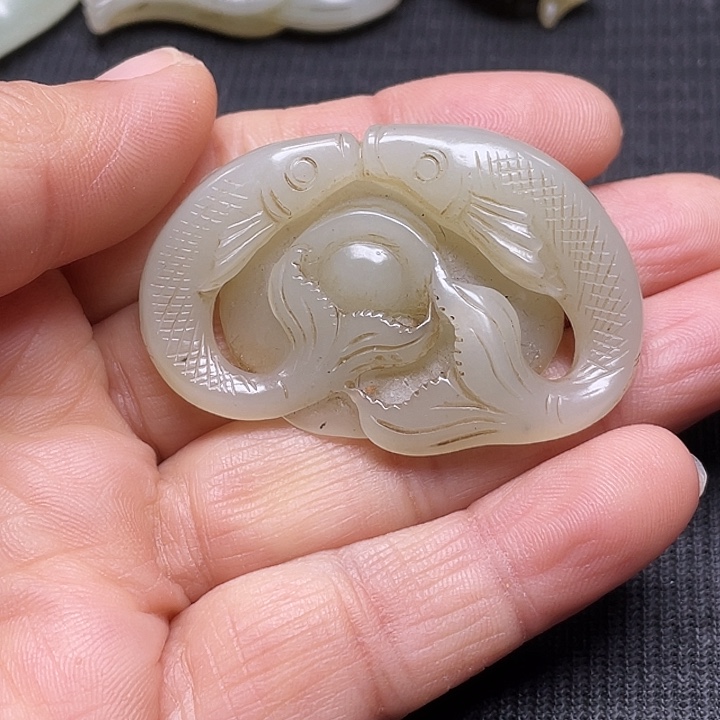 1***8和田玉未镶嵌挂件