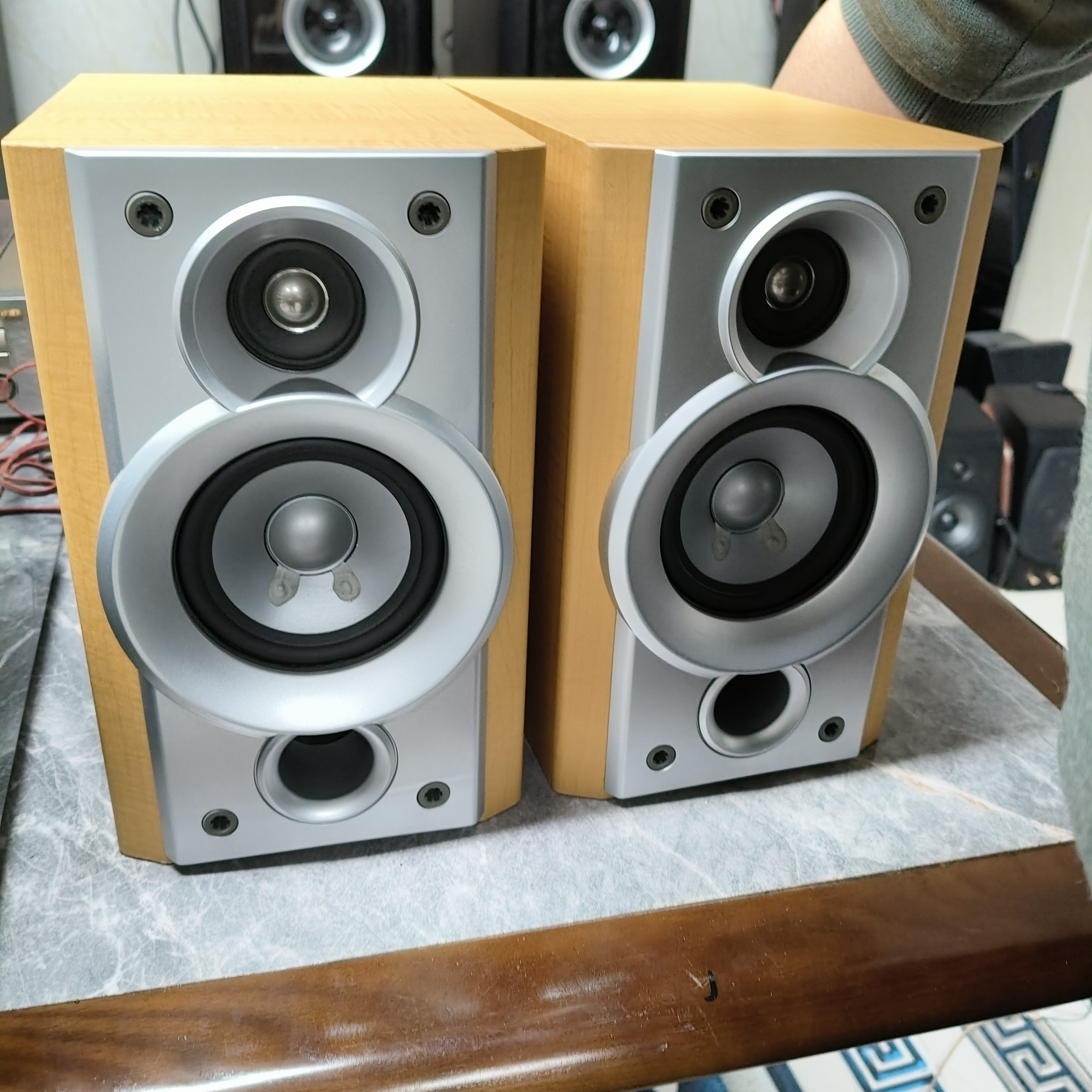 8新  JVC无源音箱一对，邮费自理