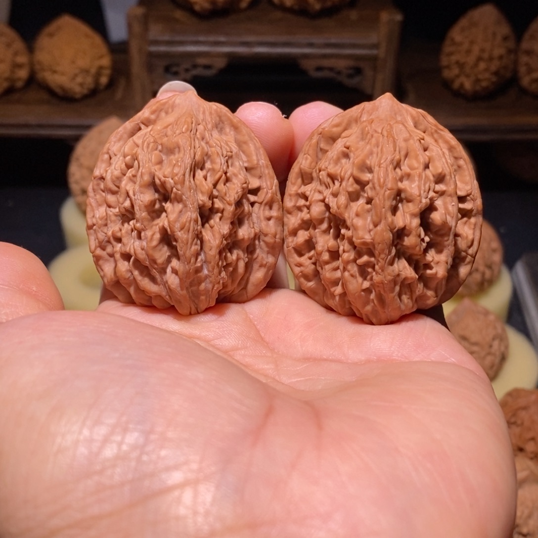 弹***超文玩核桃吊坠麦穗虎头